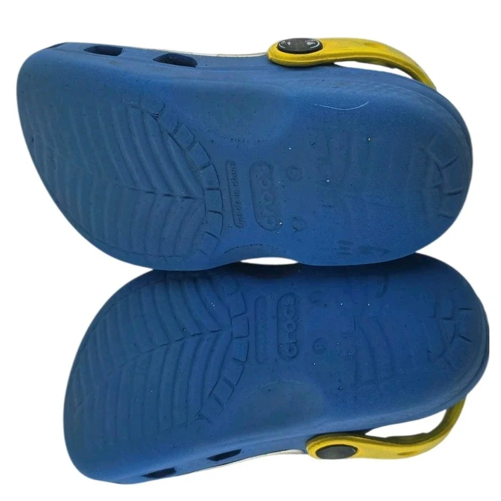 Crocs Minion Edition Toddler Blue Clogs Glow in‎ the Dark Eyes Size 6/8